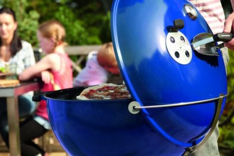 barbecue-grelhador-a-carvão-weber-master-touch-blue-ocean-05