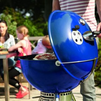 	barbecue-grelhador-a-carvão-weber-master-touch-blue-ocean-05