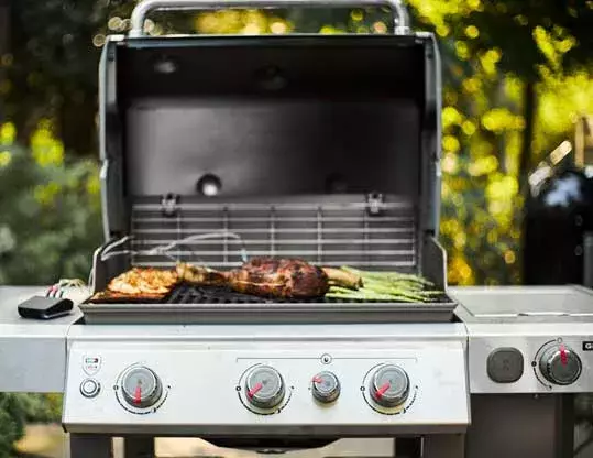 barbacoa weber gas Genesis II E-330 NEGRA